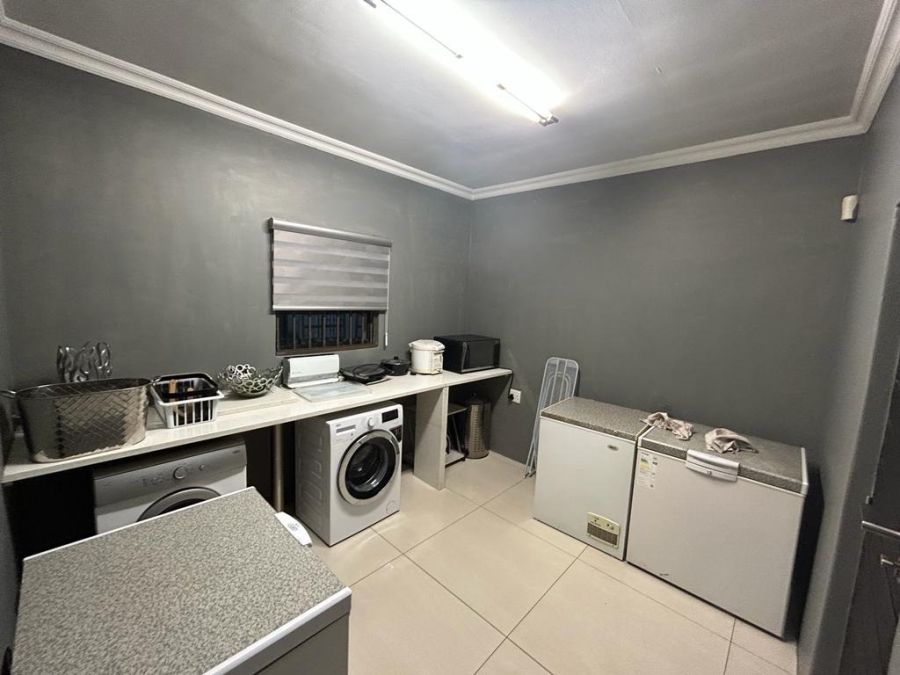 4 Bedroom Property for Sale in Oos Einde North West